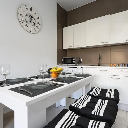 Parrot Apartment Torrox